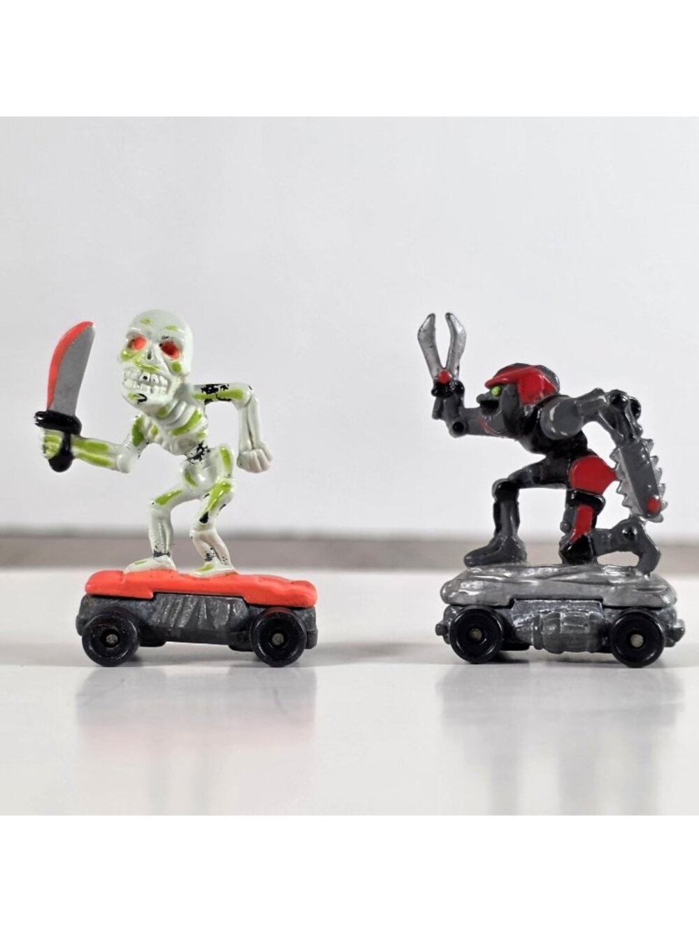 Savage Mondo Blitzers Lot of 2 – Kenner 1991 Bad to the Bone & Lug Nut